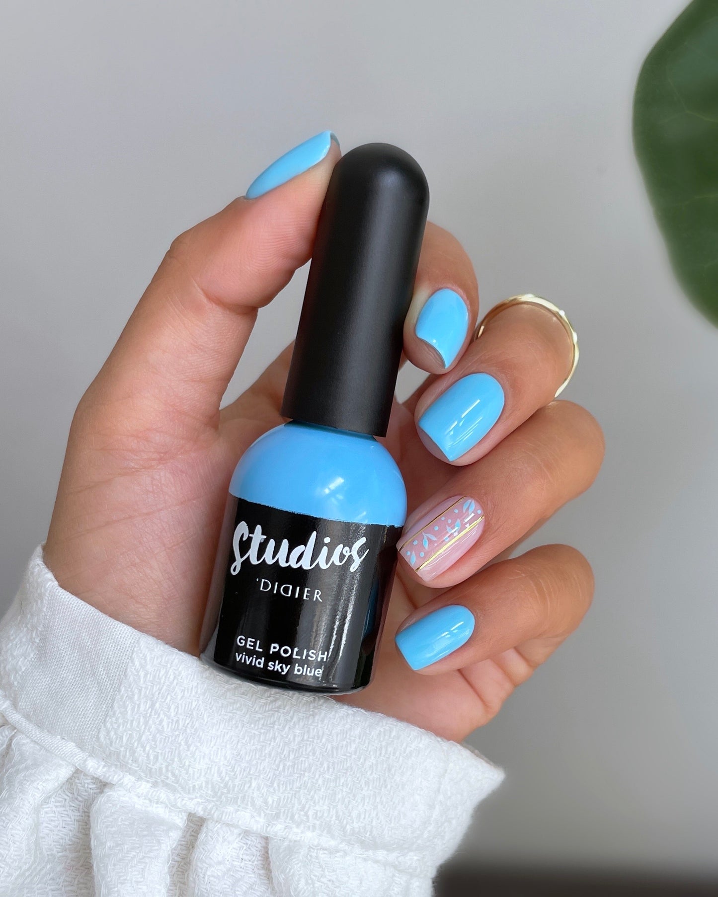 Geelilakka Vivid sky blue TPO vapaa Studios Didier 8ml